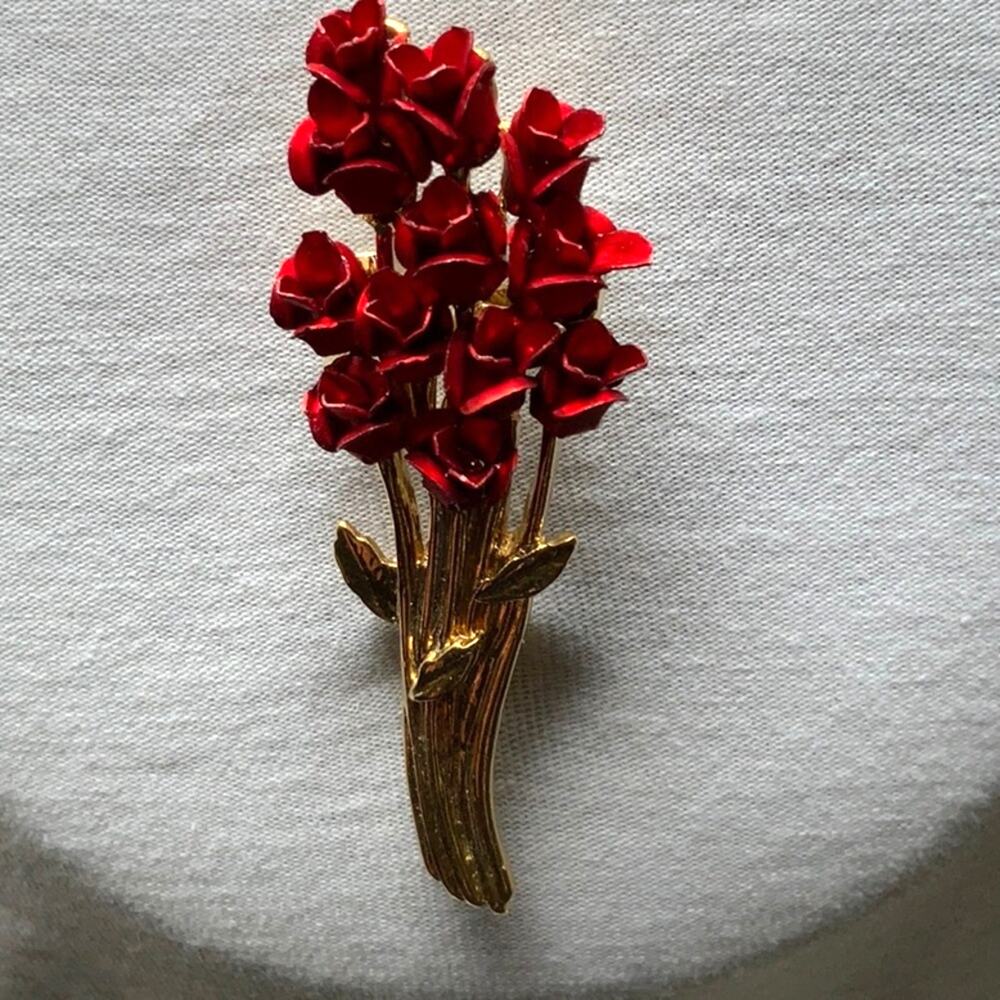 Vintage 97 David Monn for Avon "especially for you" Bouquet of roses brooch pin